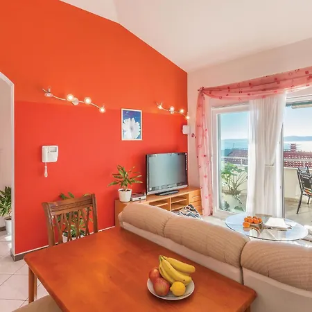 Apartment With Sea View 01